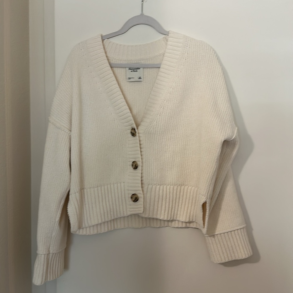 Abercrombie Cream Cropped Cardigan